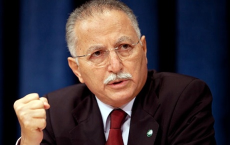 İhsanoğlu için ilk imza!